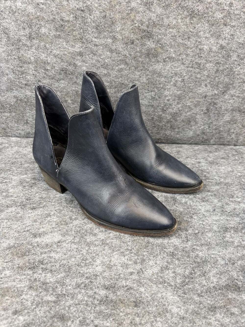 Free People Charm Double V Leather Ankle Booties in Dark Blue US 8 EU 38.5